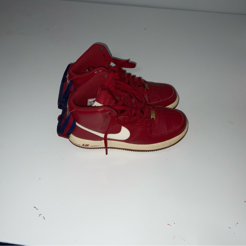 Nike Red and White Men's Athletic Shoes - Picture 7 of 7